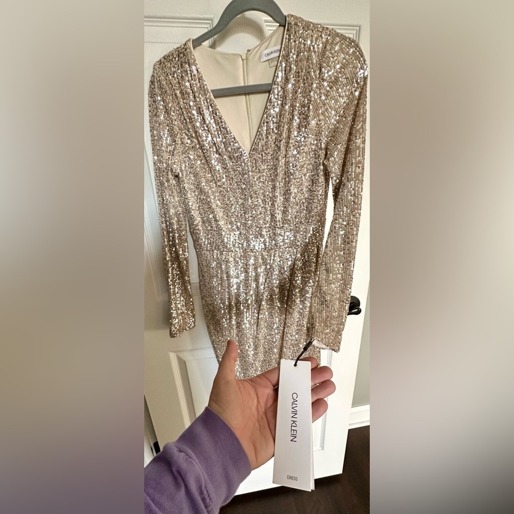 RARE CALVIN KLEIN NWT Sequined Faux-Wrap Dress in Light Gold—4 - Picture 7 of 13